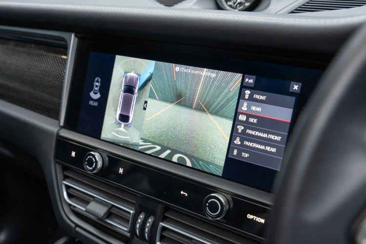Vehicle Image 10