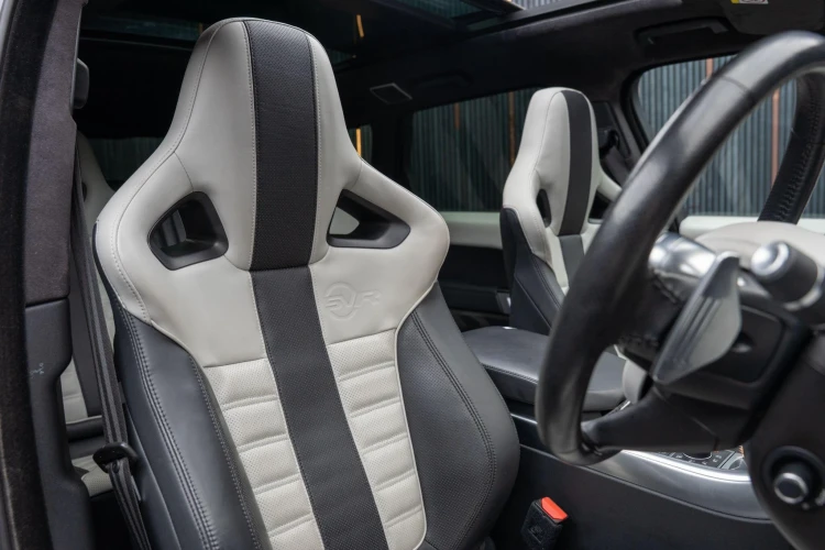 Vehicle Image 12