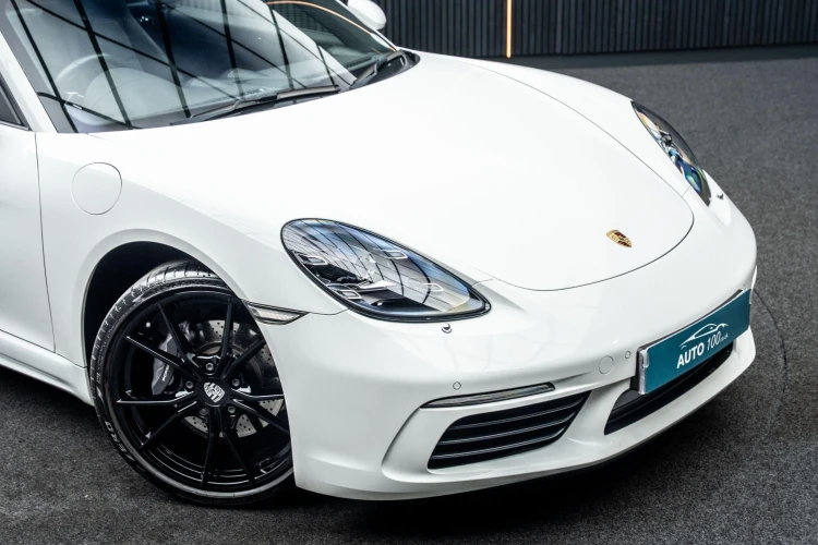 Vehicle Image 15