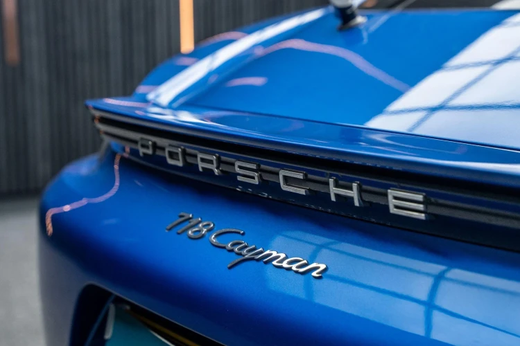 Vehicle Image 25