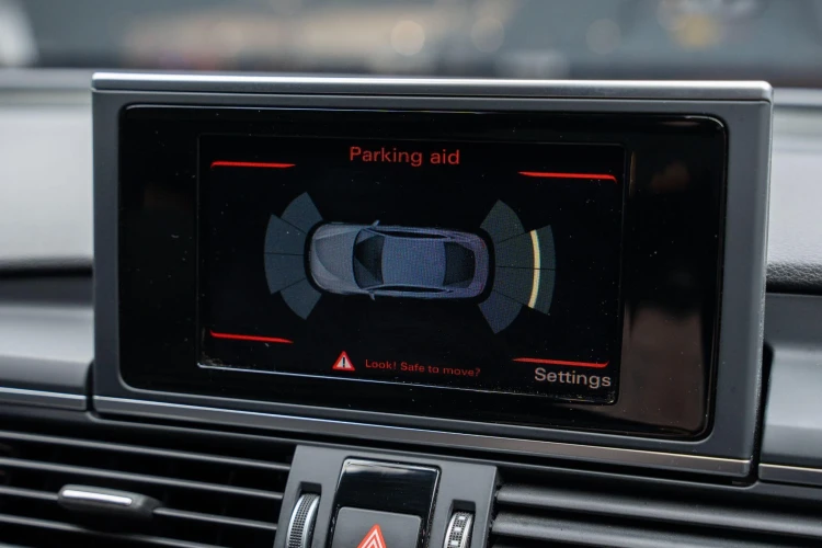 Vehicle Image 6