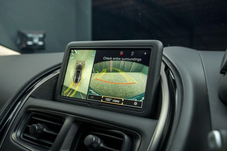 Vehicle Image 6