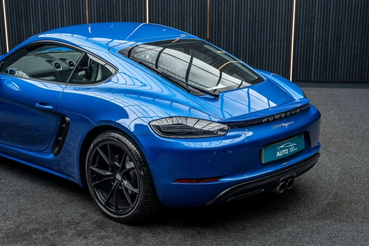 Vehicle Image 21