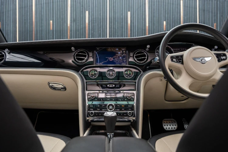 Vehicle Image 36