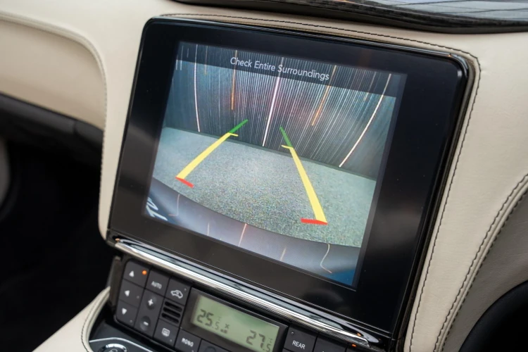 Vehicle Image 8