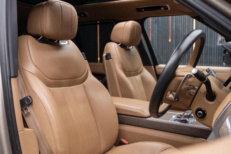 Vehicle Image 12
