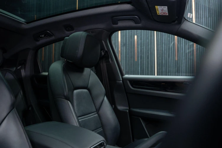Vehicle Image 37