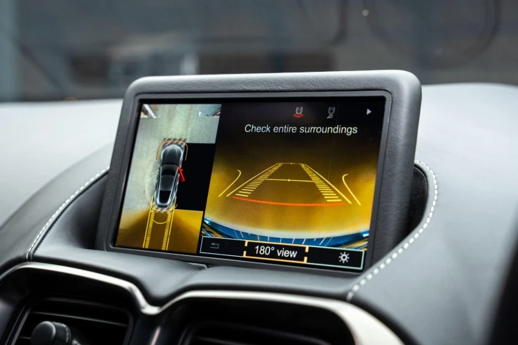 Vehicle Image 8