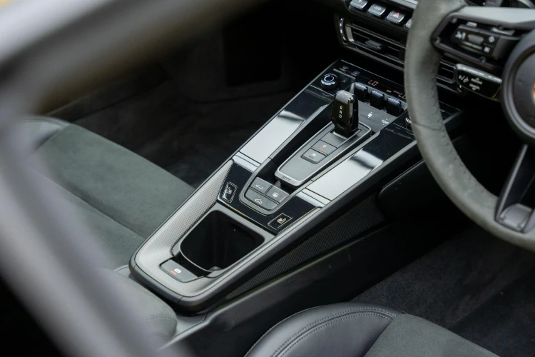 Vehicle Image 32