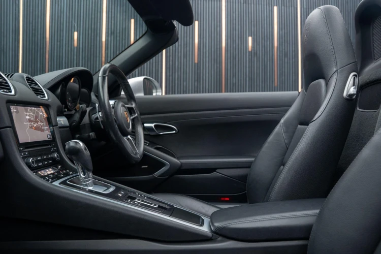 Vehicle Image 36