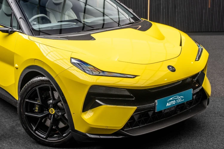 Vehicle Image 9