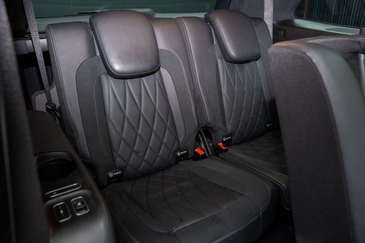 Vehicle Image 30