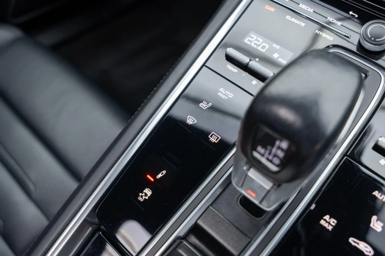 Vehicle Image 38