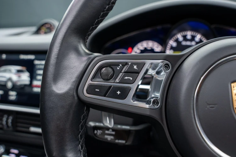 Vehicle Image 22