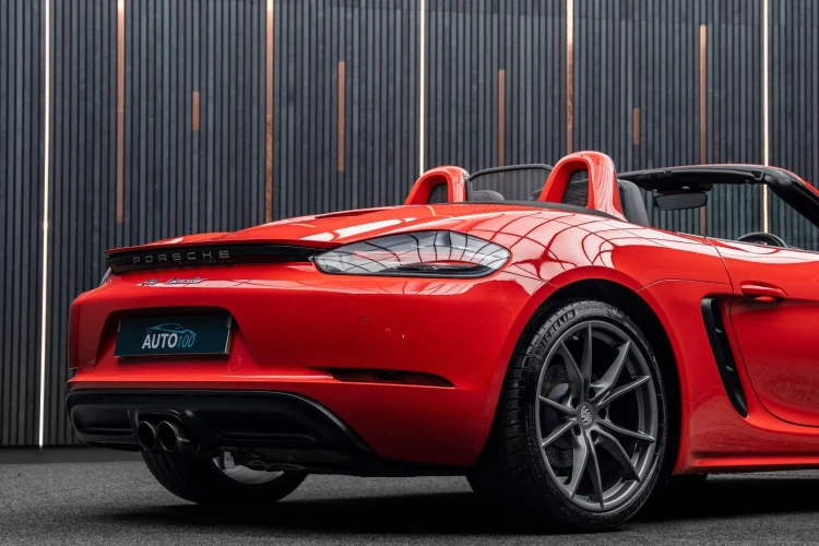 Vehicle Image 23