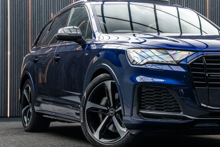 Vehicle Image 7