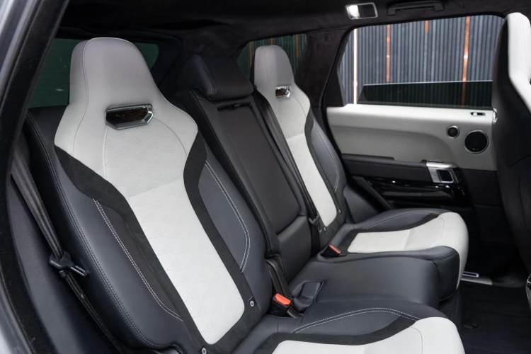 Vehicle Image 14