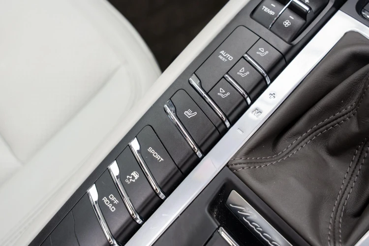 Vehicle Image 20