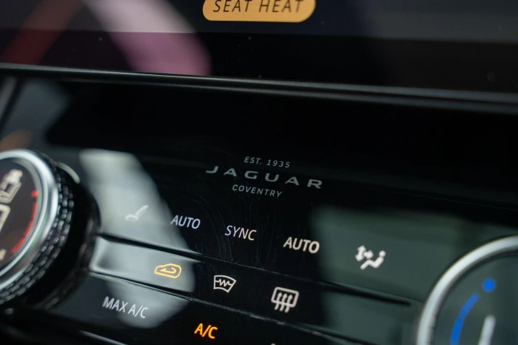 Vehicle Image 36
