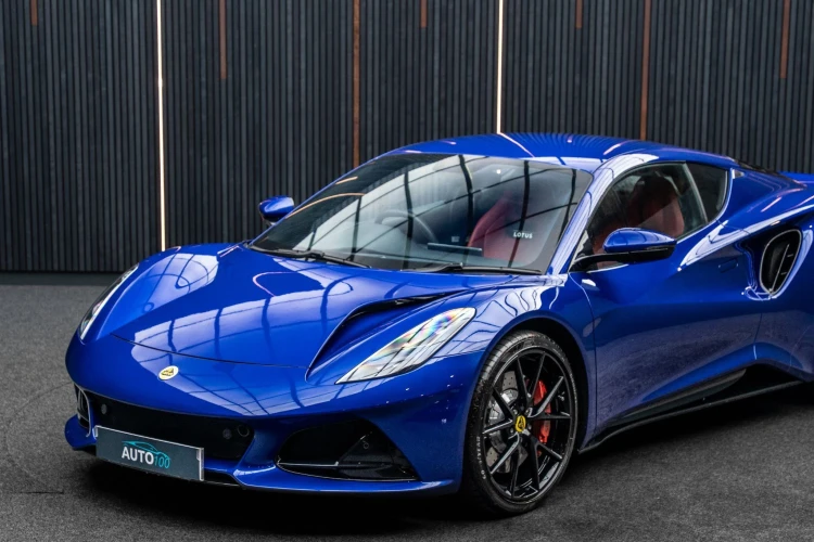 Vehicle Image 5