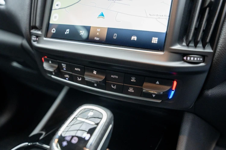 Vehicle Image 36
