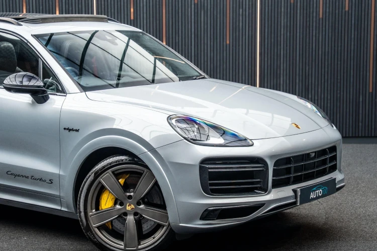 Vehicle Image 9