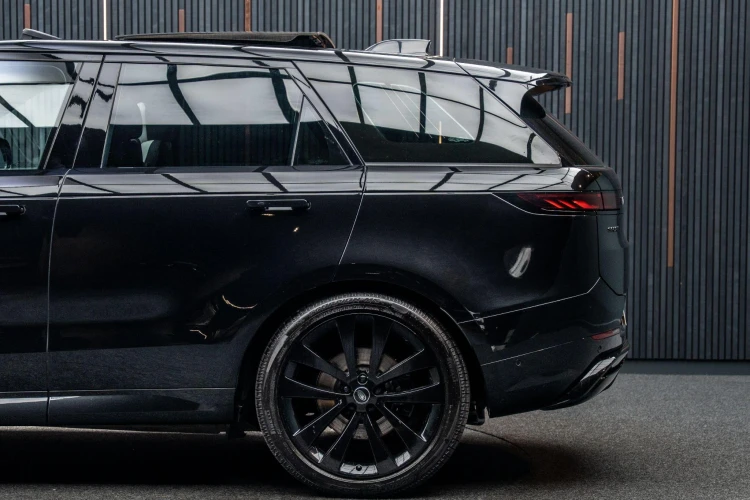 Vehicle Image 15