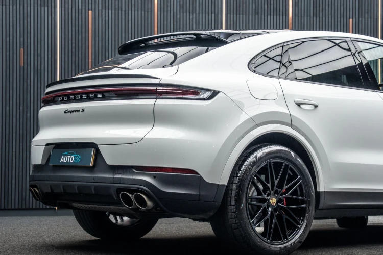 Vehicle Image 21