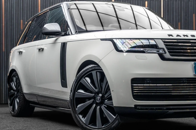 Vehicle Image 9