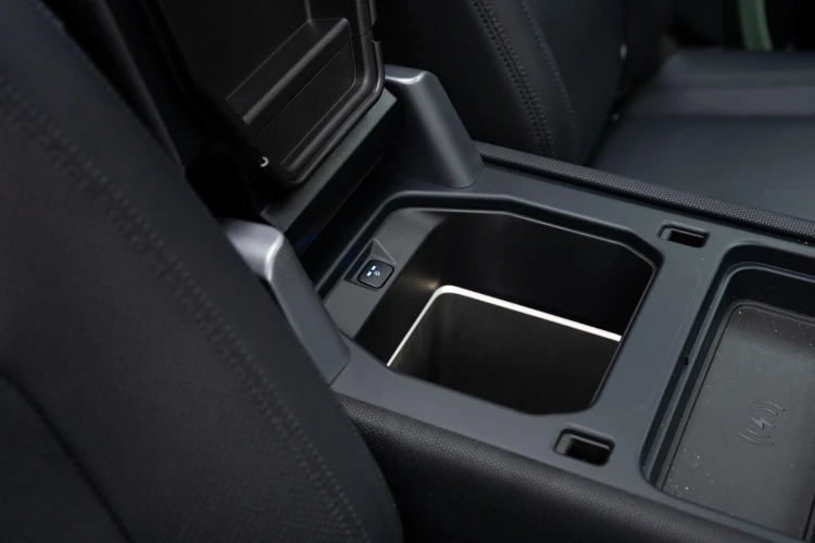 Vehicle Image 12
