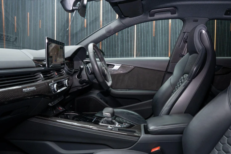 Vehicle Image 40