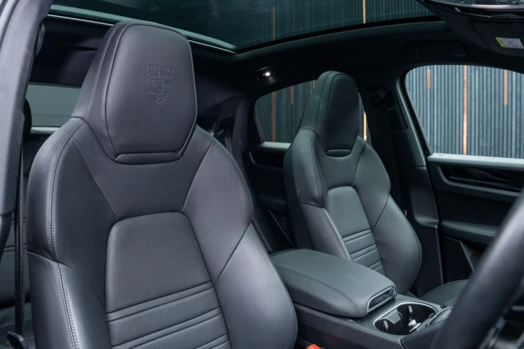 Vehicle Image 36