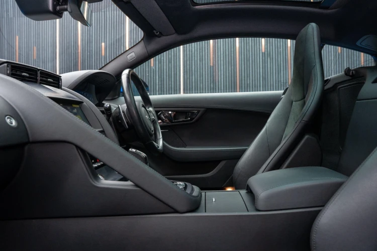 Vehicle Image 36