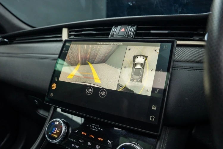 Vehicle Image 8