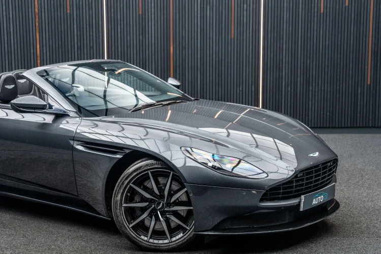 Vehicle Image 11