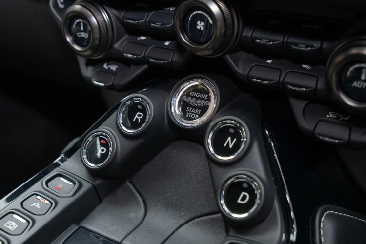 Vehicle Image 10