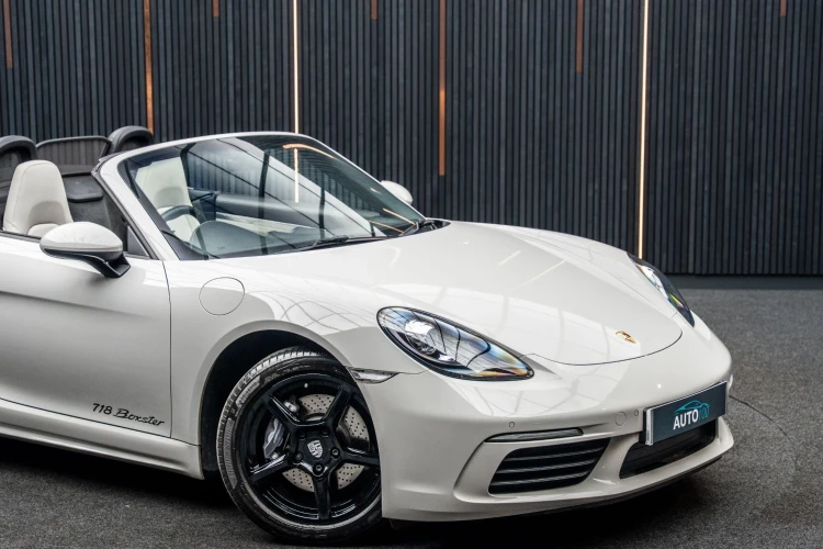 Vehicle Image 13