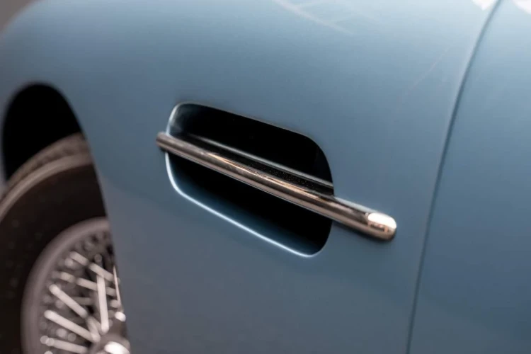 Vehicle Image 32