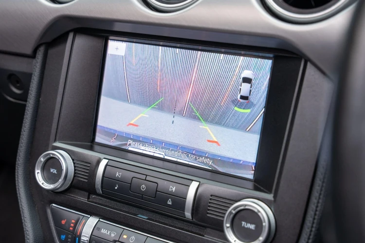 Vehicle Image 8