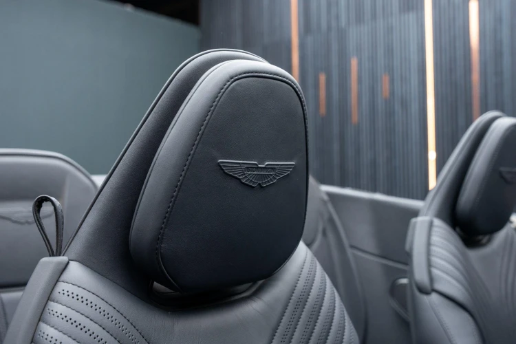 Vehicle Image 30