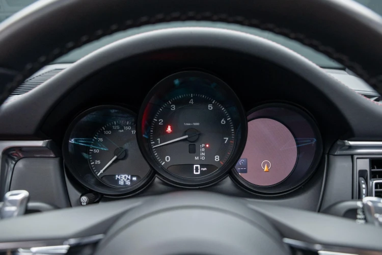 Vehicle Image 32