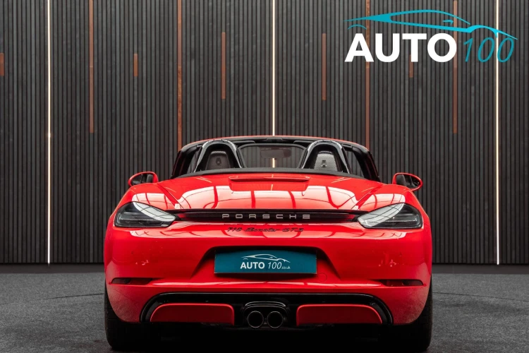 Vehicle Image 10