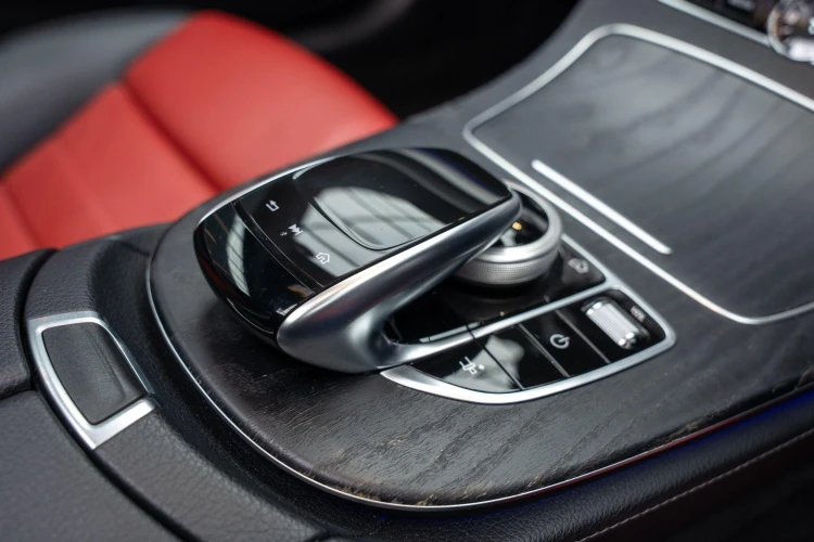 Vehicle Image 30
