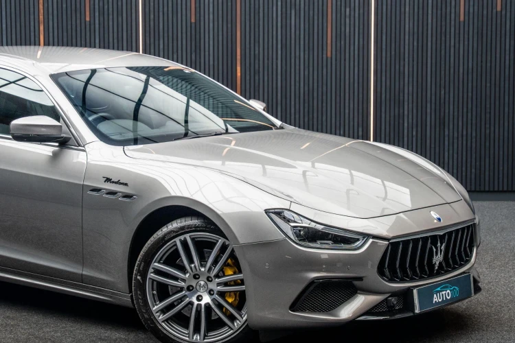 Vehicle Image 9