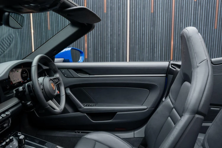Vehicle Image 38