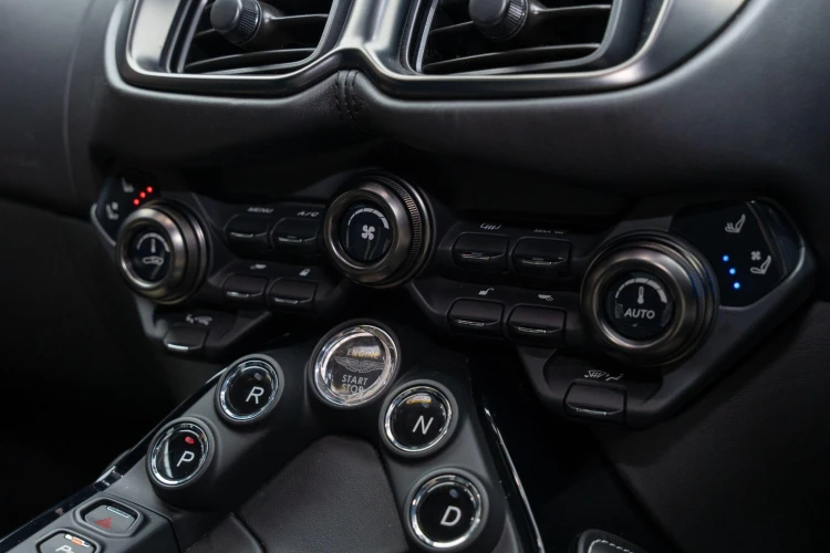 Vehicle Image 18