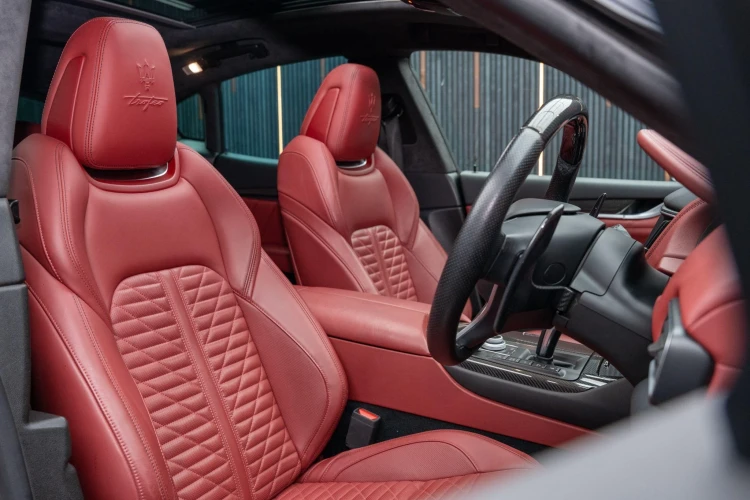 Vehicle Image 12