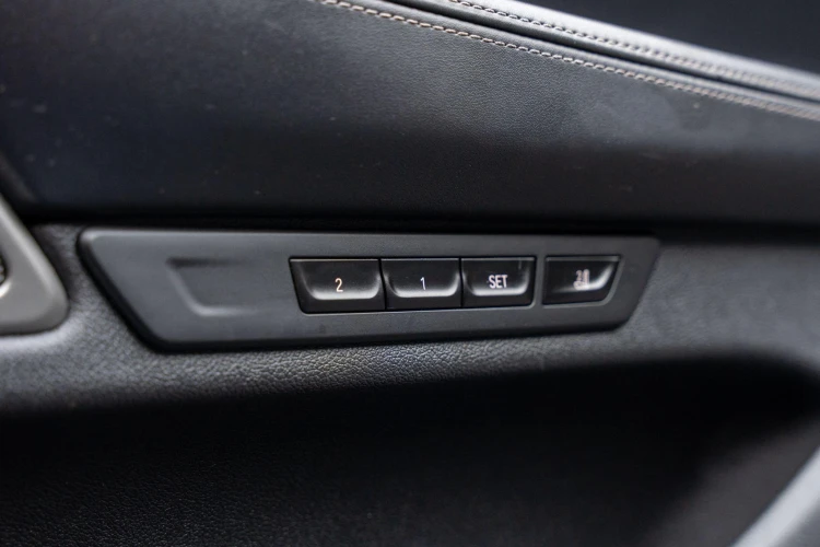 Vehicle Image 28