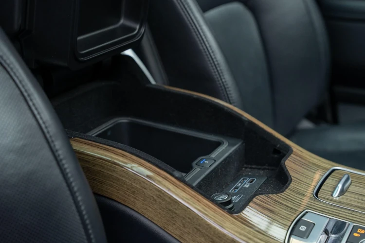 Vehicle Image 8