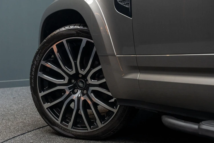 Vehicle Image 13